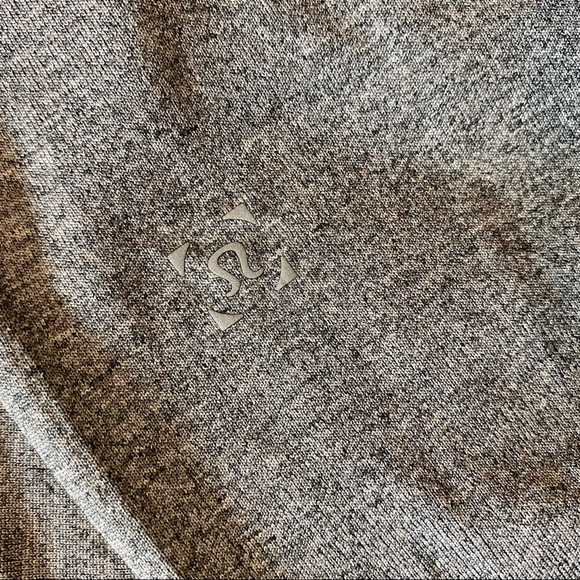 Mens Lululemon Grey long sleeve - Picture 3 of 3